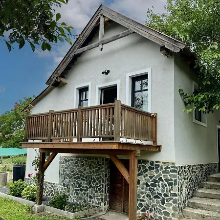 Holiday home Szent Gyoergy-hegy, Hangulatos Felujitott Preshaz
