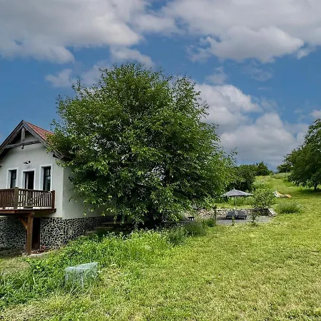 Holiday home Szent Gyoergy-hegy, Hangulatos Felujitott Preshaz *